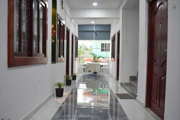 Ballroom/Hall 18 of 19