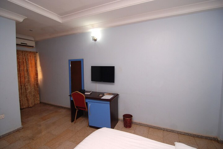 Room 12 of 44