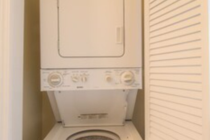 Laundry 11 of 32