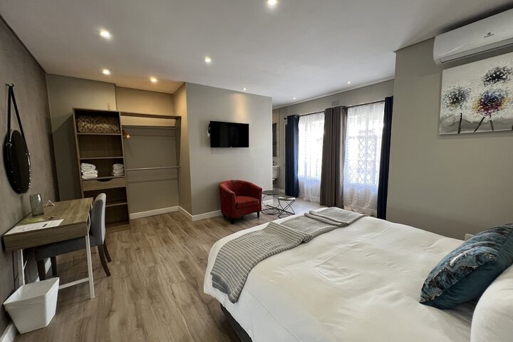Room 27 of 69