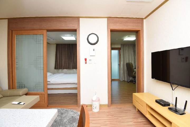 Room 7 of 13