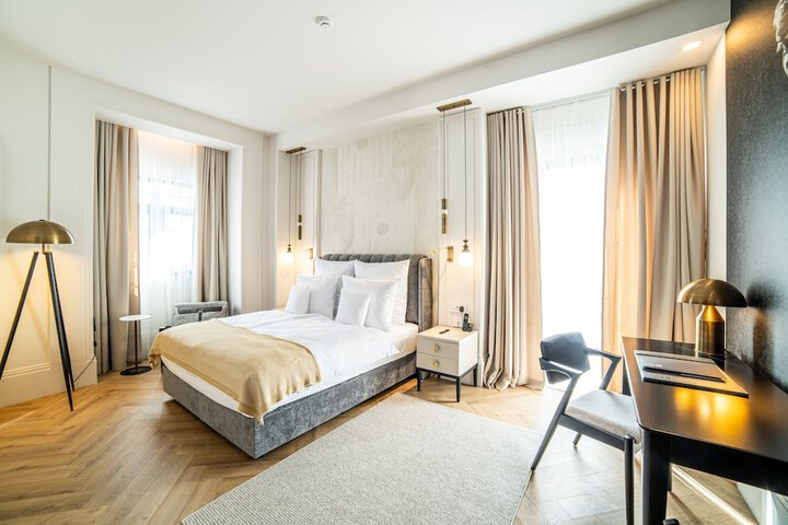 Room 9 of 45