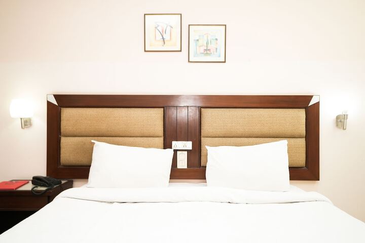 Room 16 of 37