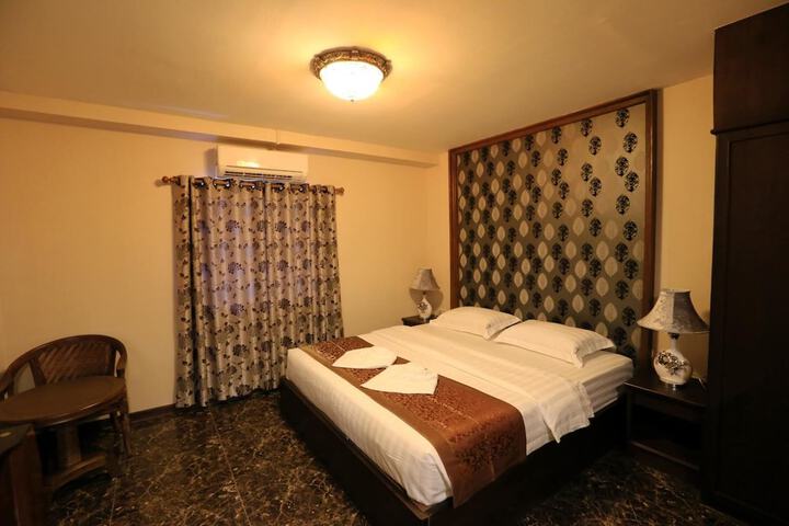 Room 14 of 35