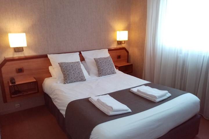 Room 5 of 7