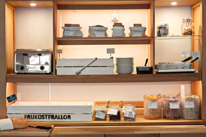 Breakfast/Coffee Service 63 of 81