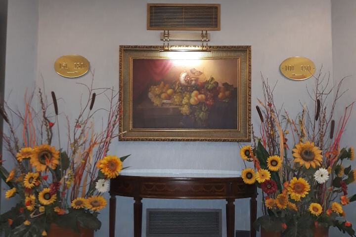 Ballroom/Hall 22 of 28