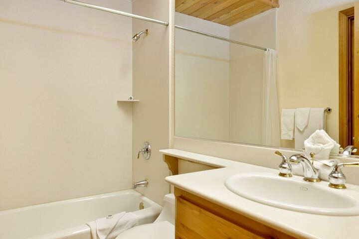 Room 16 of 25