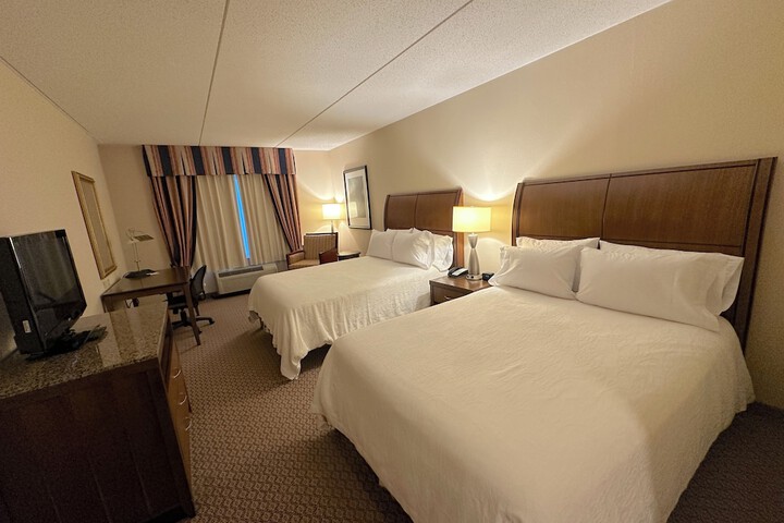 Room 3 of 28
