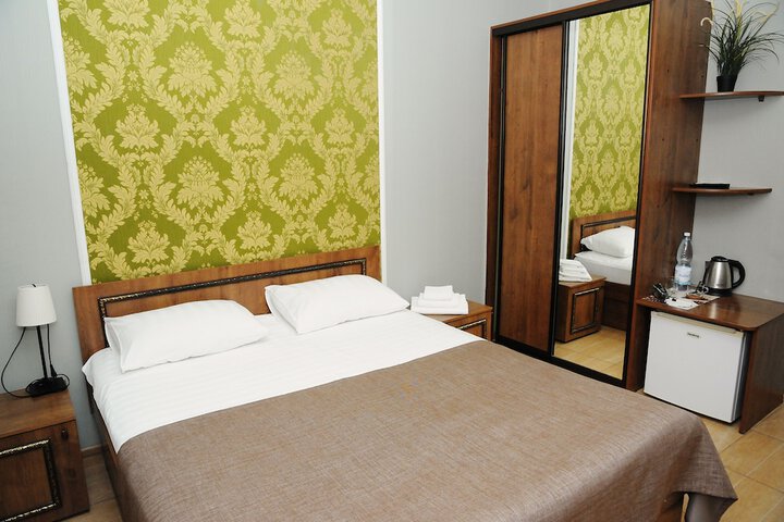 Room 3 of 60
