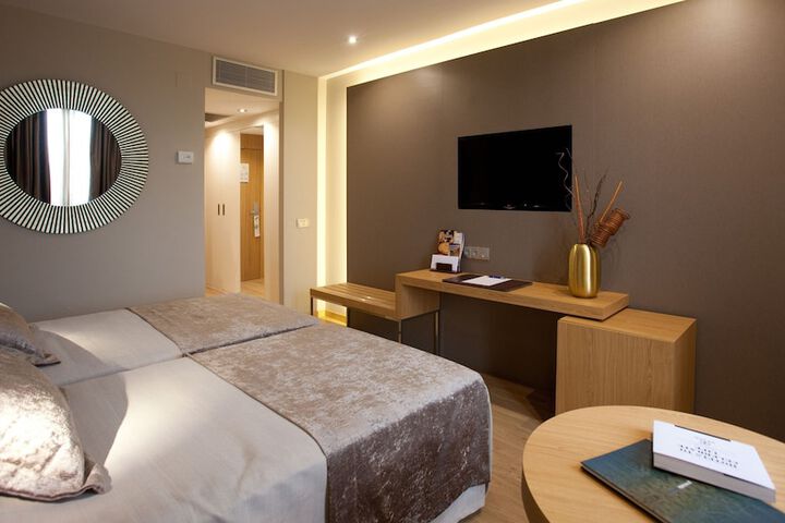 Room 6 of 44