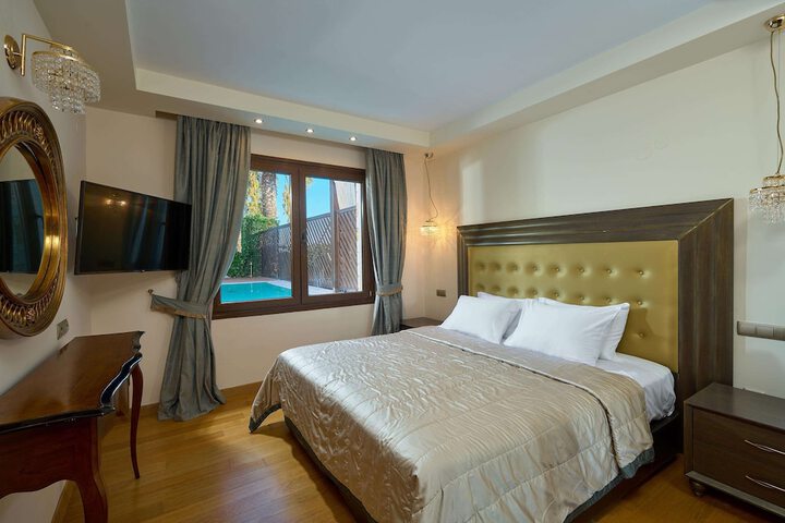 Room 43 of 169