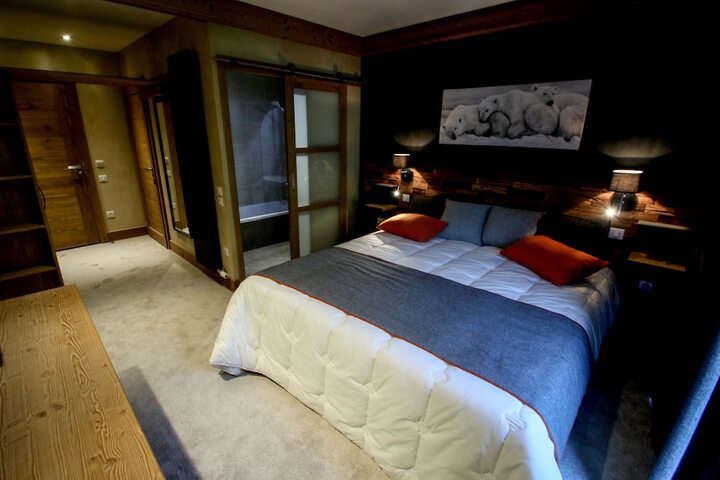 Room 4 of 47