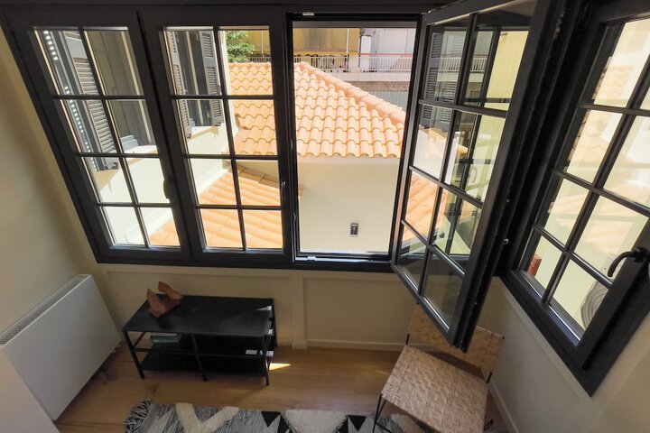 Room 6 of 32