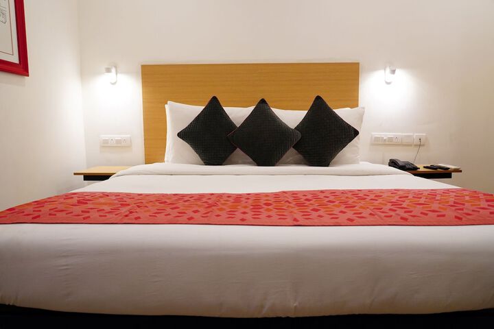 Room 4 of 13