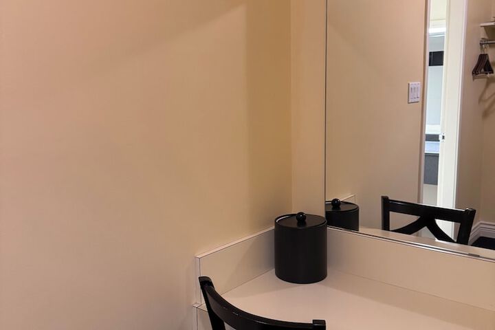 Room 65 of 77