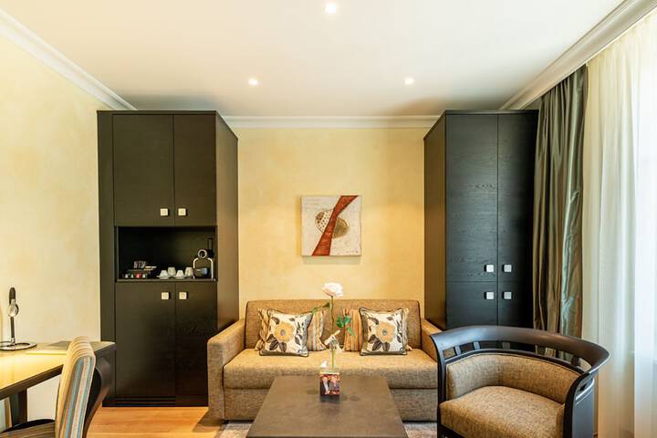 Room 19 of 118