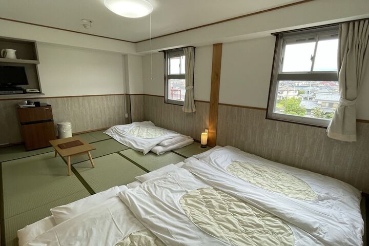 Room 6 of 71