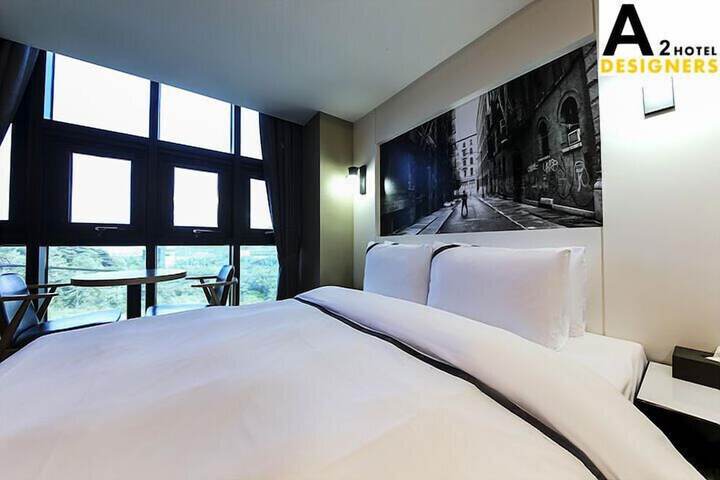 Room 15 of 43