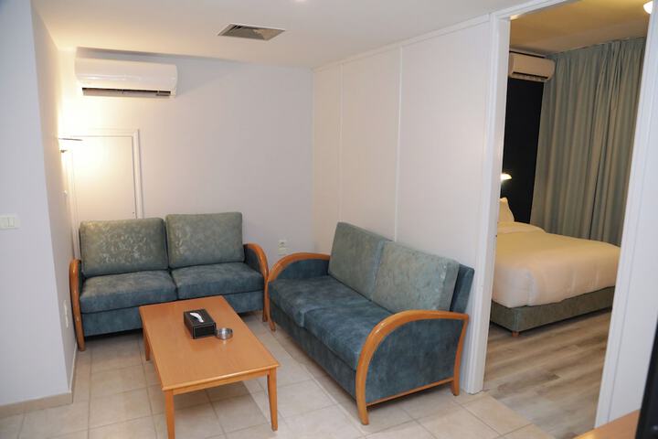 Room 28 of 88