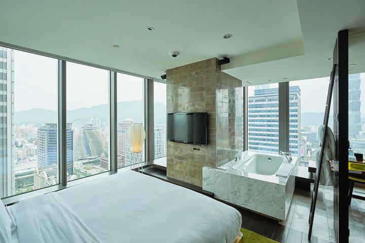 Room 9 of 182