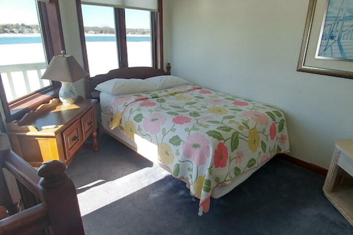 Room 64 of 128