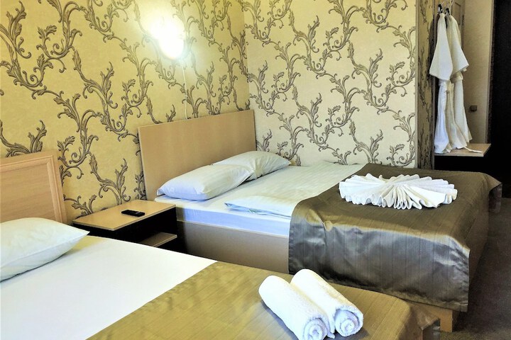 Room 4 of 49