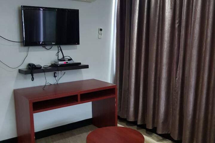 Room 27 of 36