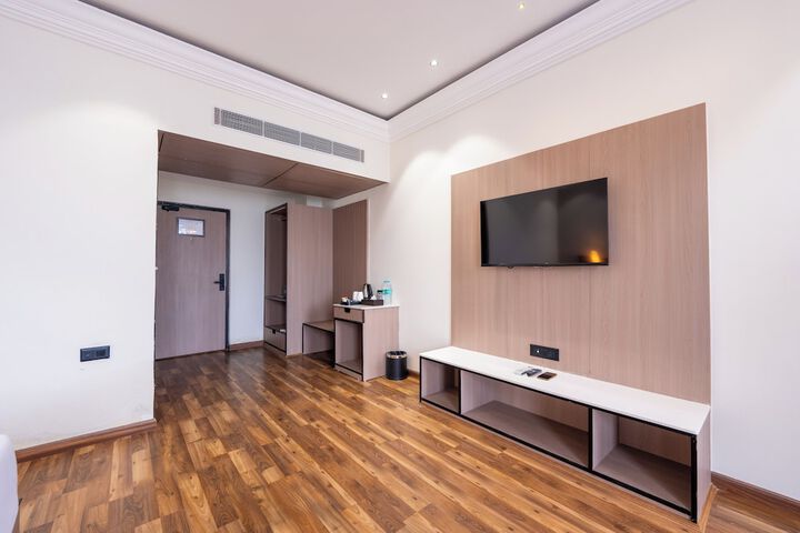 Room 8 of 51