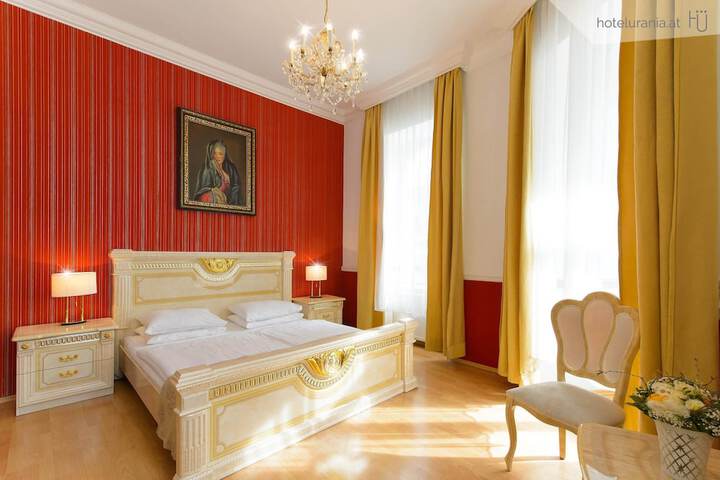 Room 47 of 205