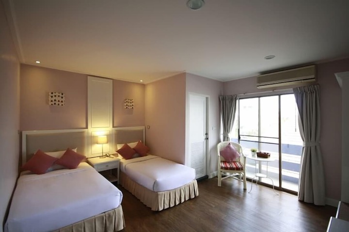 Room 12 of 30