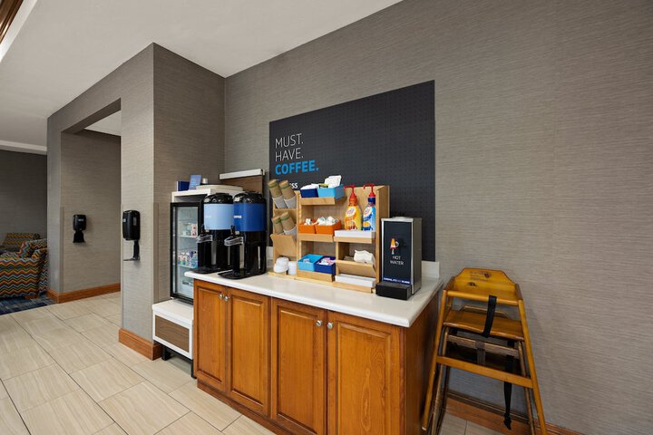 Breakfast/Coffee Service 40 of 60