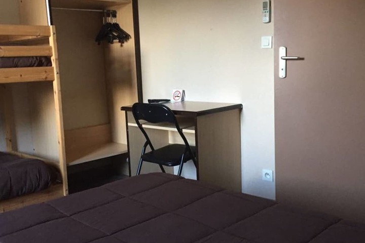 Room 6 of 40