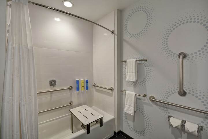 1 King Mobility Hearing Accessible Roll in Shower (4 of 10)