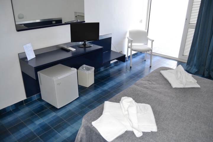 Room 30 of 50
