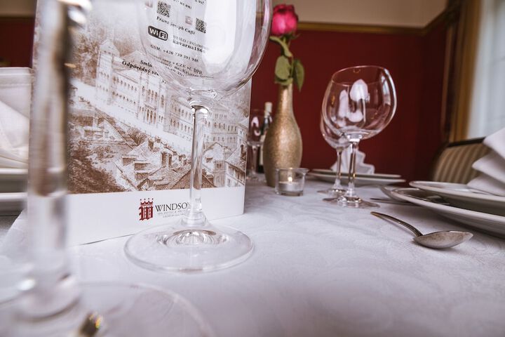 Dining 78 of 96