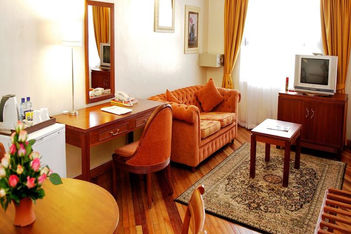 Room 15 of 174