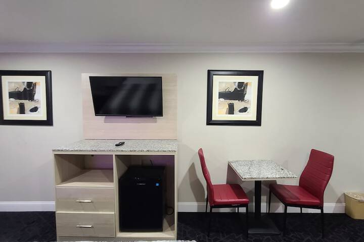 Room 8 of 17