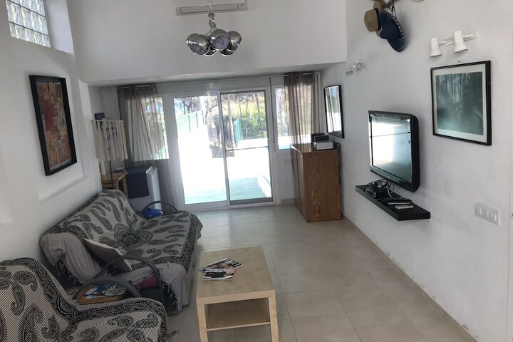 Lounge 40 of 47