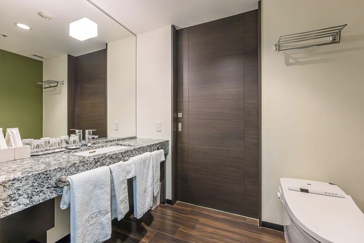 Clean Restrooms