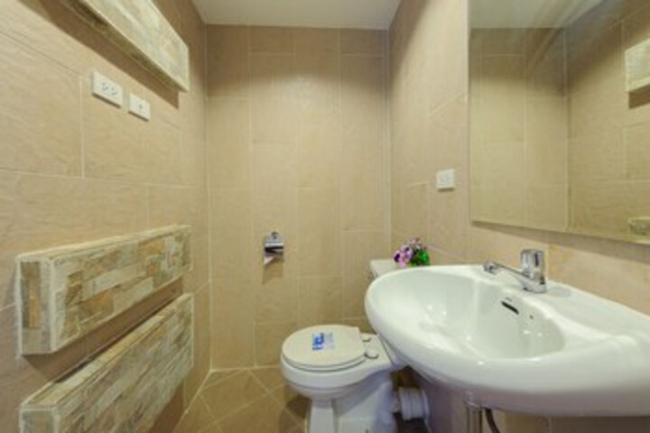 Room 2 of 19