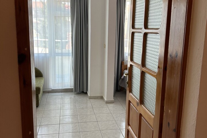 Room 42 of 146