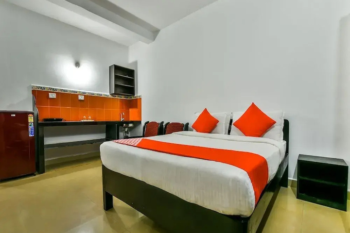 Room 3 of 12