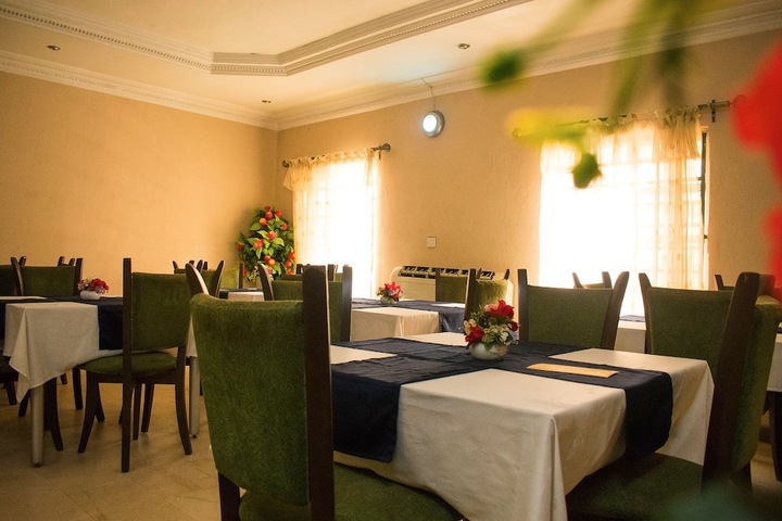 Dining 92 of 97