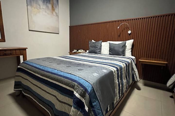 Room 20 of 33