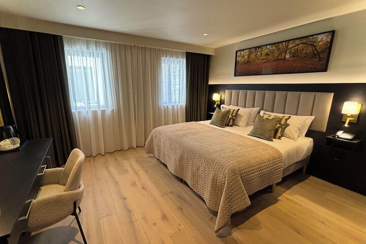 Room 4 of 15