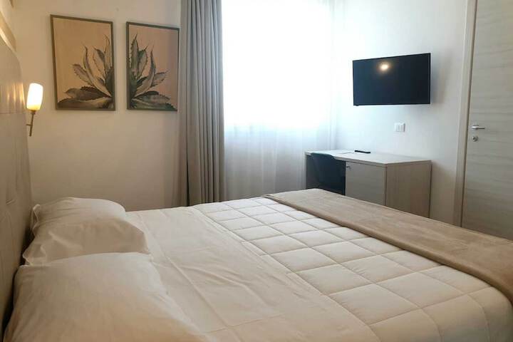 Room 16 of 43