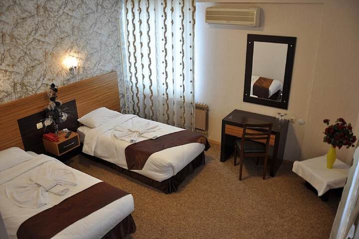 Room 10 of 50