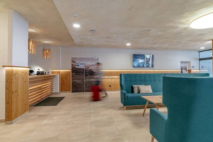 Guest Lobby