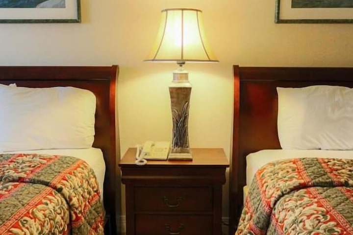 Room 10 of 38
